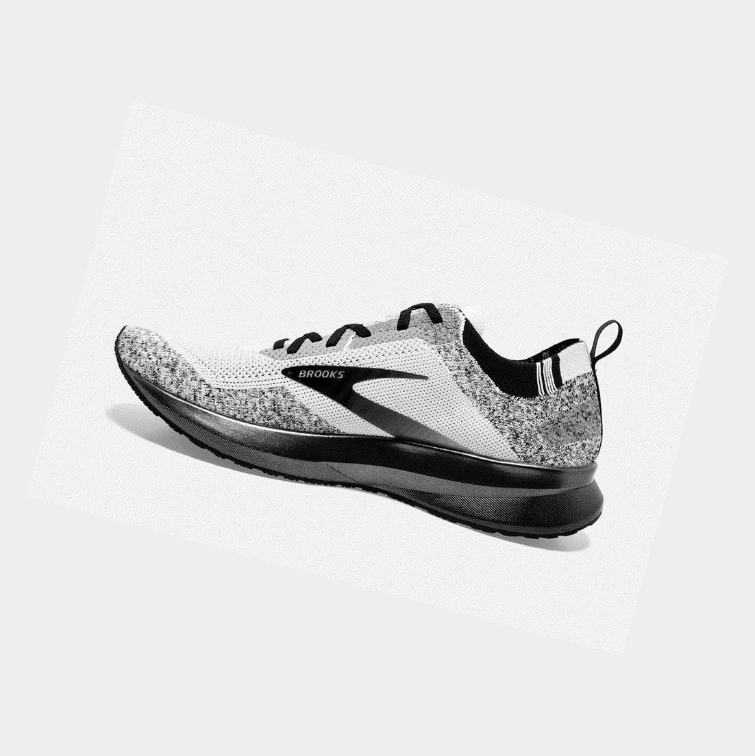 Brooks Levitate 4 Men's Road Running Shoes White / Black | NUEJ-37684